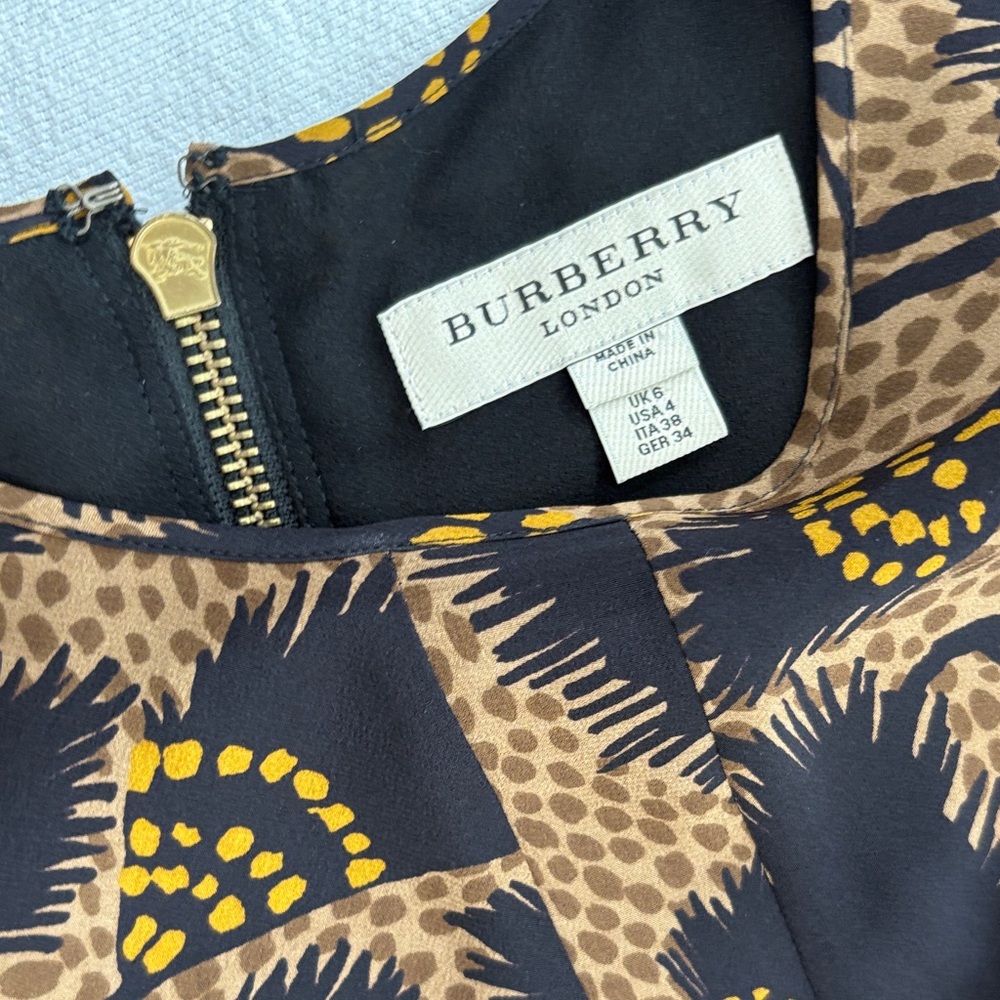 BURBERRY DRESS - Picture 2 of 3